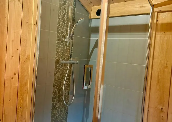 Chalet En Rondins, Proche Des Pistes, 8p *